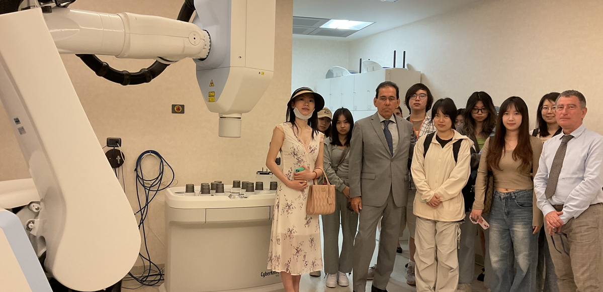 与中国学生发展中心（CDI）合作培养中国学生。
